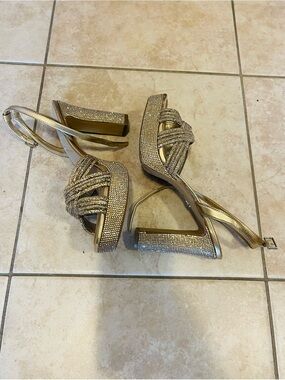 ALDO Sparkling Gold 4.5” High Heels Strappy Platform Heeled Sandal Size 8